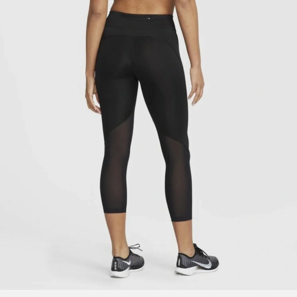 Nike - Picture 2 of 8